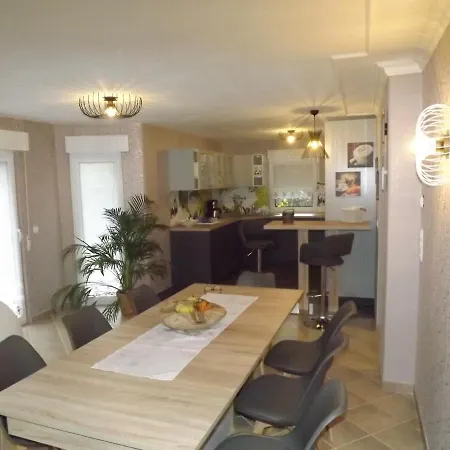 Grosszuegige Ferienwohnung Am Waldesrand Im Seenland Lauta Eksteriør billede