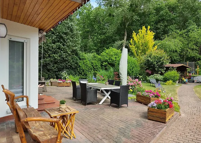 Grosszuegige Ferienwohnung Am Waldesrand Im Seenland