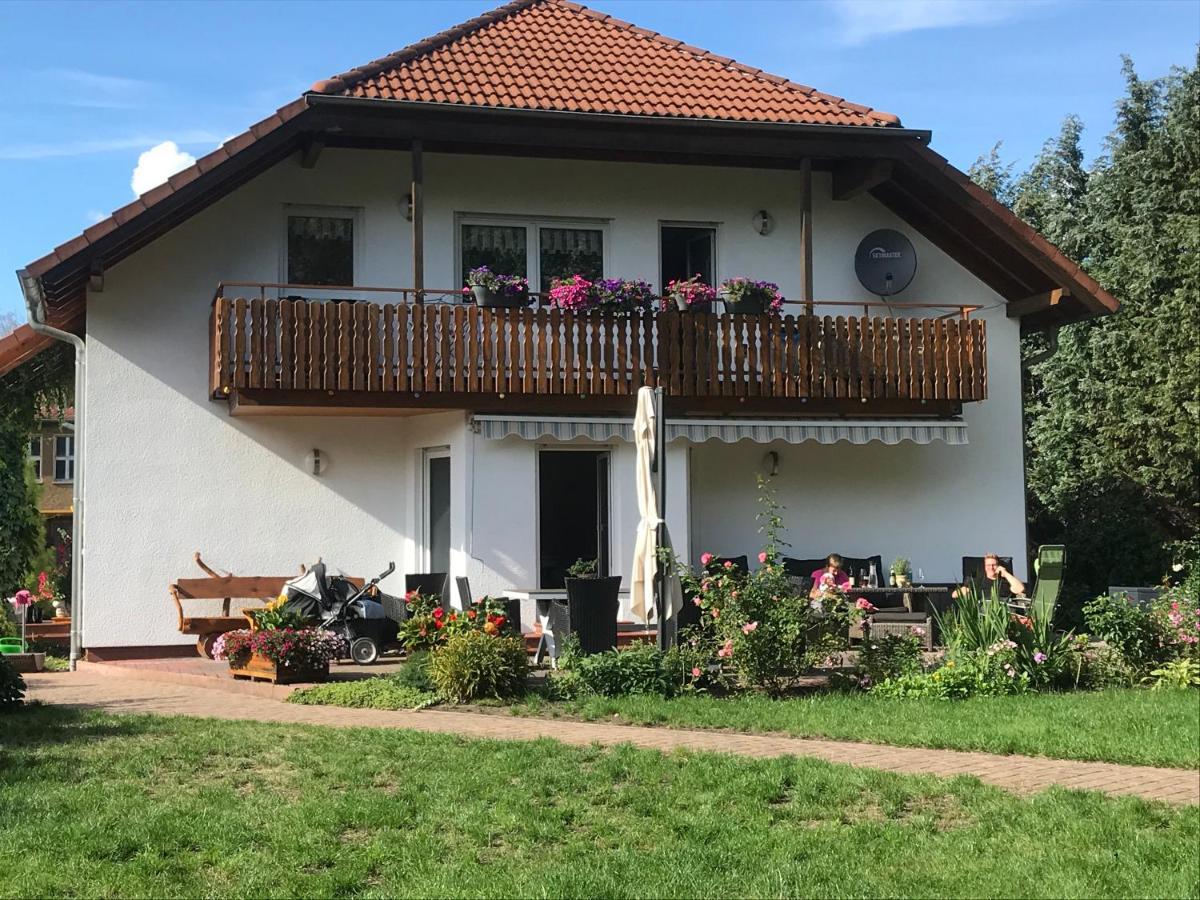 Grosszuegige Am Waldesrand Im Seenland *
